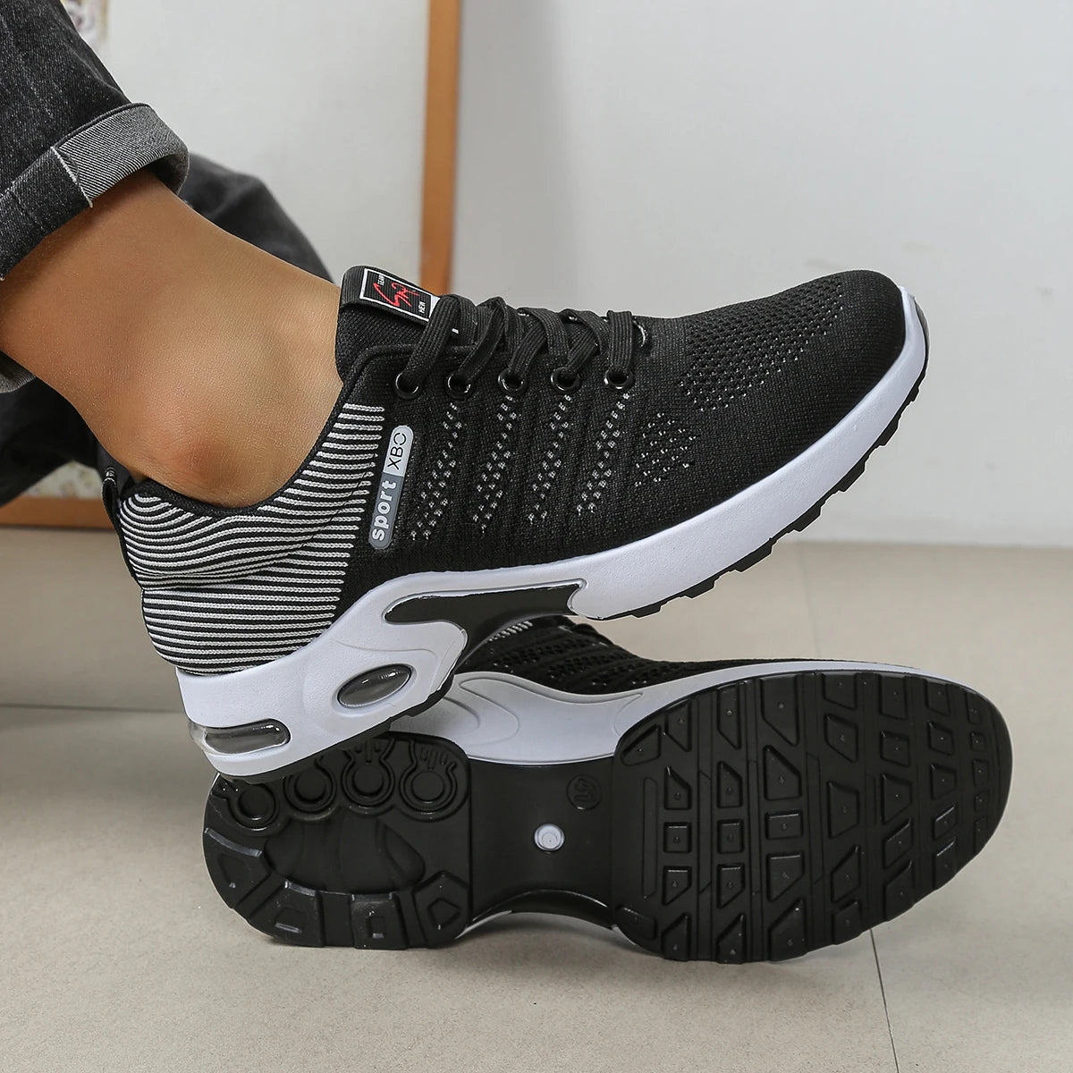 Men's Breathable Lace-Up Non-Slip Running Fashion Sneakers